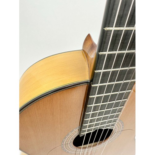 GUITARRA FLAMENCA HERMANOS SANCHIS CIPRES ORO VIEJO CON FUNDA RÍGIDA
