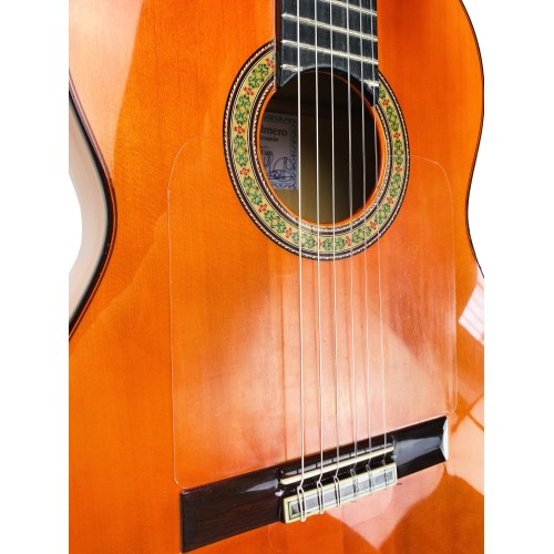 Guitarra Flamenca José María Palmero 2024 con fondos y aros de Ciprés y tapa de Pino Abeto Alemán