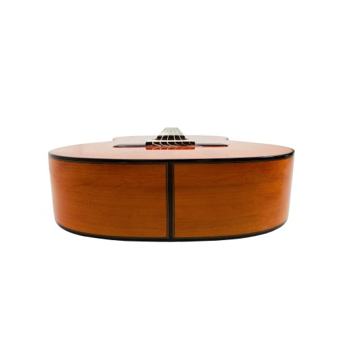 Guitarra Flamenca José María Palmero 2024 con fondos y aros de Ciprés y tapa de Pino Abeto Alemán