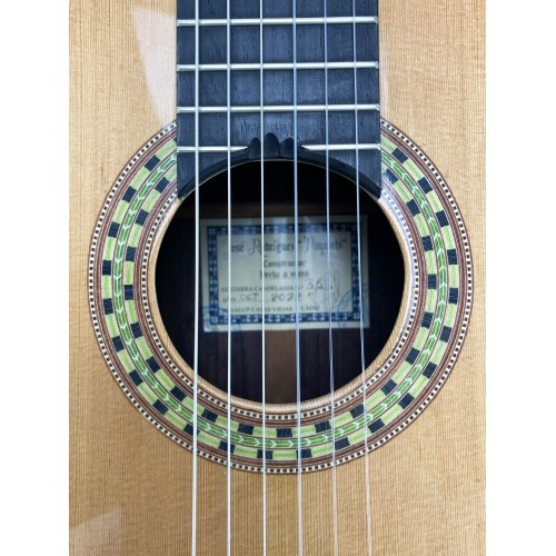 Guitarra flamenca José Rodríguez “Paquichi” 2022 de Palosanto de India y tapa de Cedro