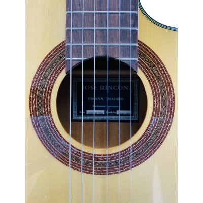 Guitarra Flamenca José Rincón C320.580CE V amplificada con Cutaway