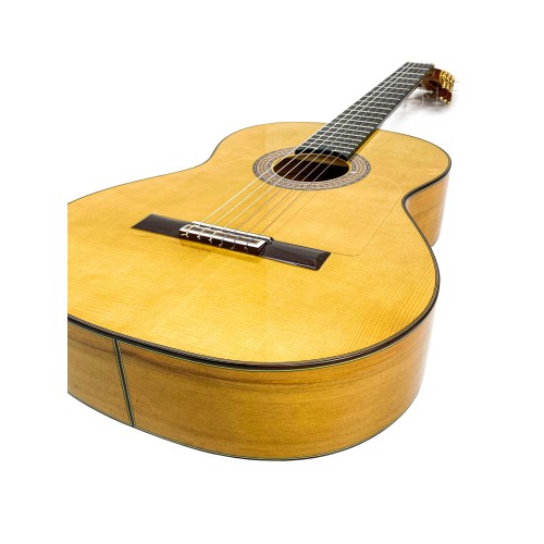 Guitarra Hermanos Sanchis Solea Ciprés con refuerzo ORO VIEJO