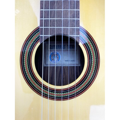 Guitarra Flamenca Vicente Tatay de Palo Santo y Tapa Maciza