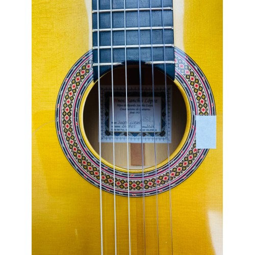 Guitarra Flamenca Hermanos Sanchis Solea Ciprés Oro Viejo con tapa de Pino Abeto Alemán con  clavijas mecánicas Vittner