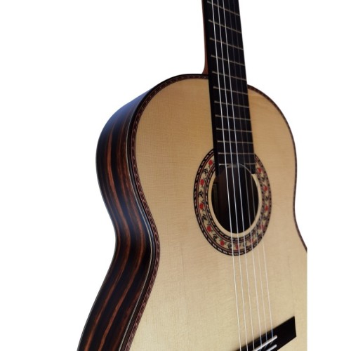 Guitarra Flamenca Antonio de Toledo modelo Tomatito Almería Natural de Palo Santo de Patagonia
