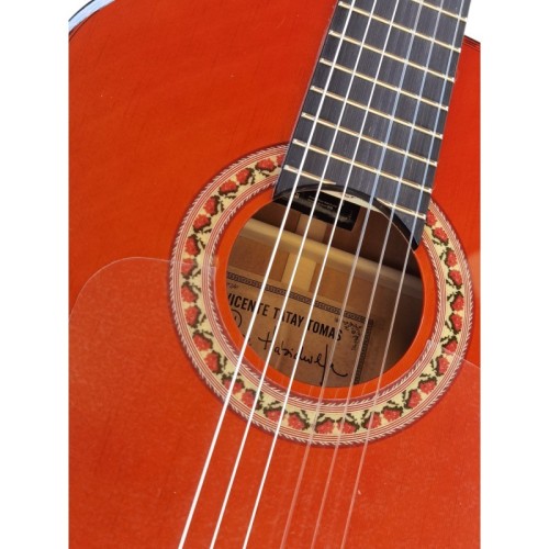 Guitarra Vicente Tatay  Mod. Pepe Habichuela Roja con tapa de Cedro. Incluye funda de 20mm