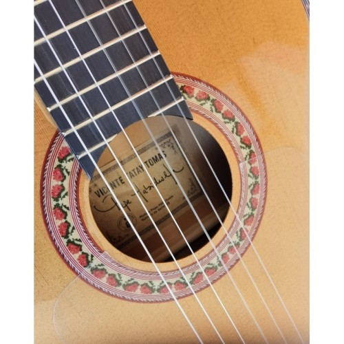 Guitarra Vicente Tatay  Mod. Pepe Habichuela con tapa de Cedro. Incluye funda 20mm