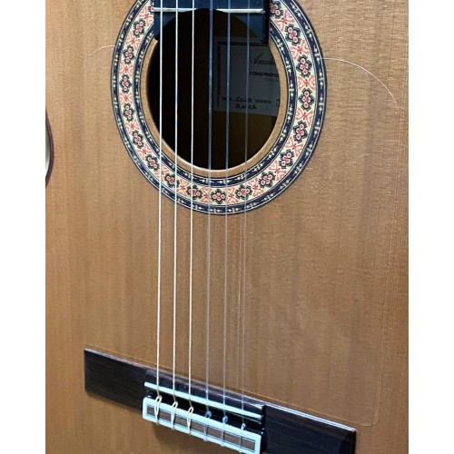 Guitarra de Amalio Burguet modelo SOLEA BLANCA con tapa de cedro