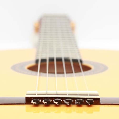 String - Tie para Guitarra Clásica y Flamenca .