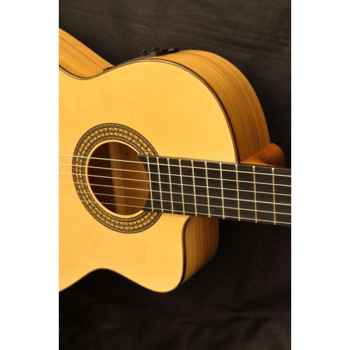 Guitarra Flamenca Electroacústica Camps CUT-500S-CL-BL