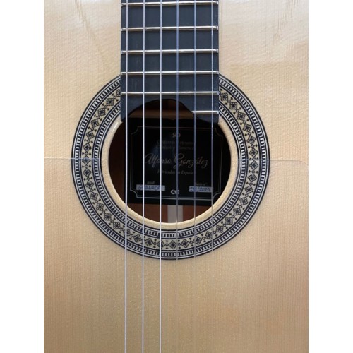 Guitarra Alfonso González Granada Pino