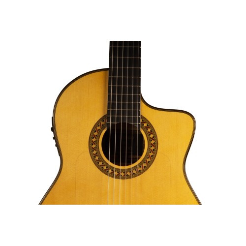 ATF-17BE CUT - GUITARRA FLAMENCA ANTONIO DE TOLEDO EN CIPRES CUTAWAY FISHMAN TAPA DE PINO ABETO. Incluye funda 20mm