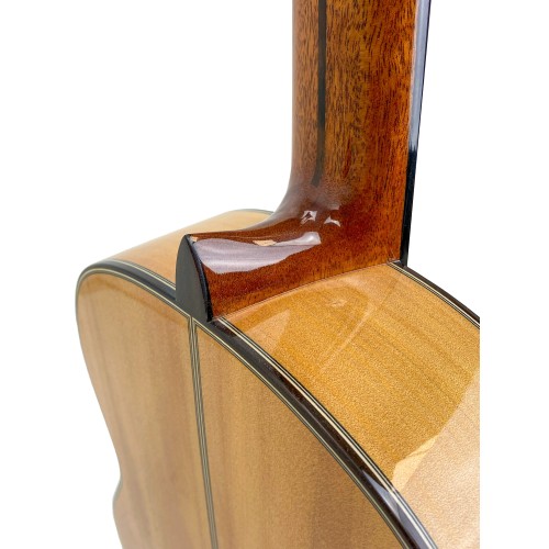 GUITARRA FLAMENCA ANTONIO DE TOLEDO ATF-17B EN CIPRES. Incluye funda 20mm