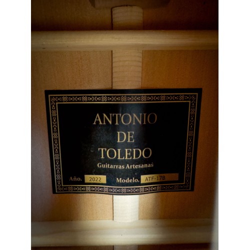 GUITARRA FLAMENCA ANTONIO DE TOLEDO ATF-17BR EN CIPRES TAPA DE PINO ABETO ROJA. Incluye funda 20mm