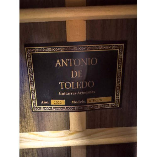 ATF-17NR - GUITARRA FLAMENCA ANTONIO DE TOLEDO EN PALOSANTO TAPA DE PINO ABETO ROJA. Incluye funda 20mm