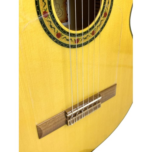 Guitarra flamenca Modesto Malla "Manuela" blanca /D autoamplificada Double OS1
