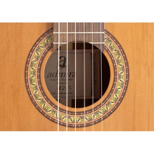 GUITARRA CLÁSICA ADMIRA A2 ELECTRIFICADA CON FISHMAN SERIE ARTESANÍA