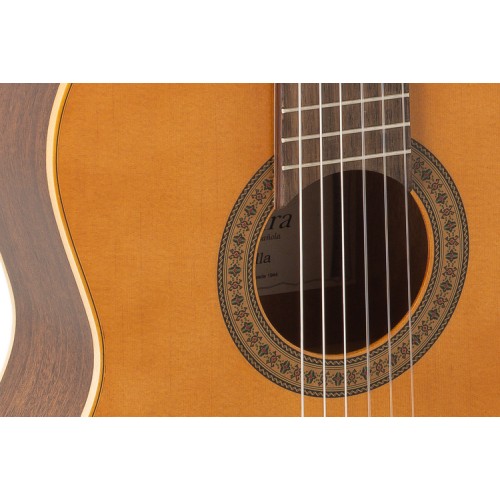 GUITARRA CLÁSICA ADMIRA SEVILLA SERIE ESTUDIO