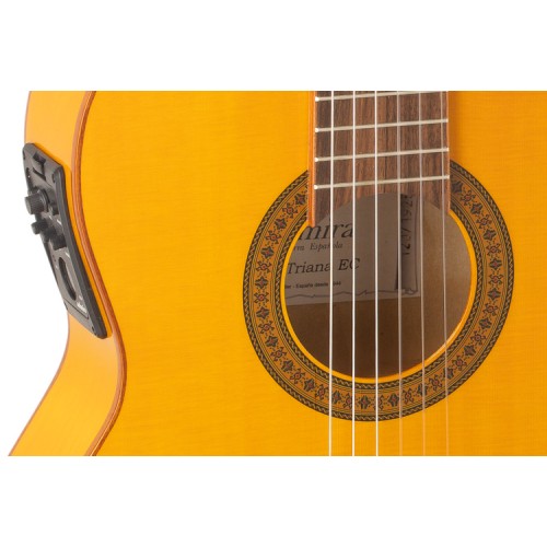GUITARRA CLÁSICA ADMIRA TRIANA SERIE FLAMENCO ELECTRIFICADA CON FISHMAN