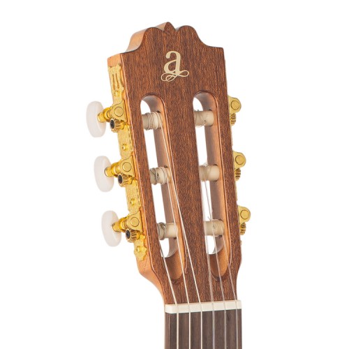 GUITARRA CLÁSICA ADMIRA A1 SERIE ARTESANÍA