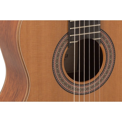 GUITARRA CLÁSICA ADMIRA A40 SERIE ARTESANÍA