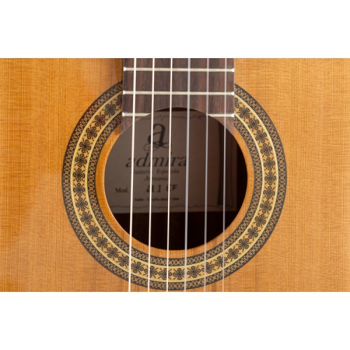 GUITARRA CLÁSICA ADMIRA A1 ELECTRIFICADA FISHMAN SERIE ARTESANÍA