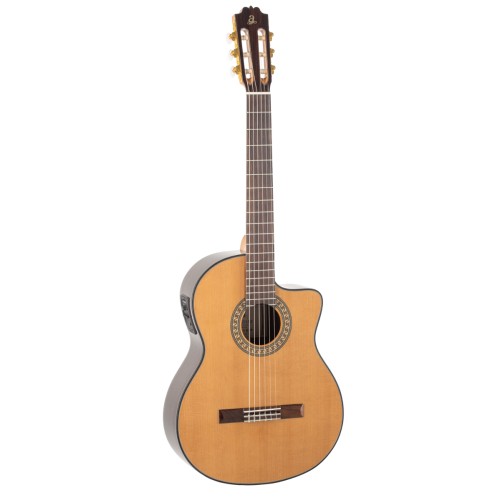 GUITARRA CLÁSICA ADMIRA A6 ELECTRIFICADA CON CUTAWAY CON FISHMAN SERIE ARTESANÍA
