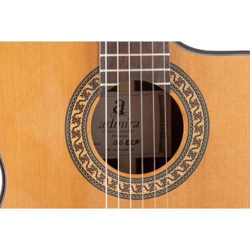 GUITARRA CLÁSICA ADMIRA A6 ELECTRIFICADA CON CUTAWAY CON FISHMAN SERIE ARTESANÍA